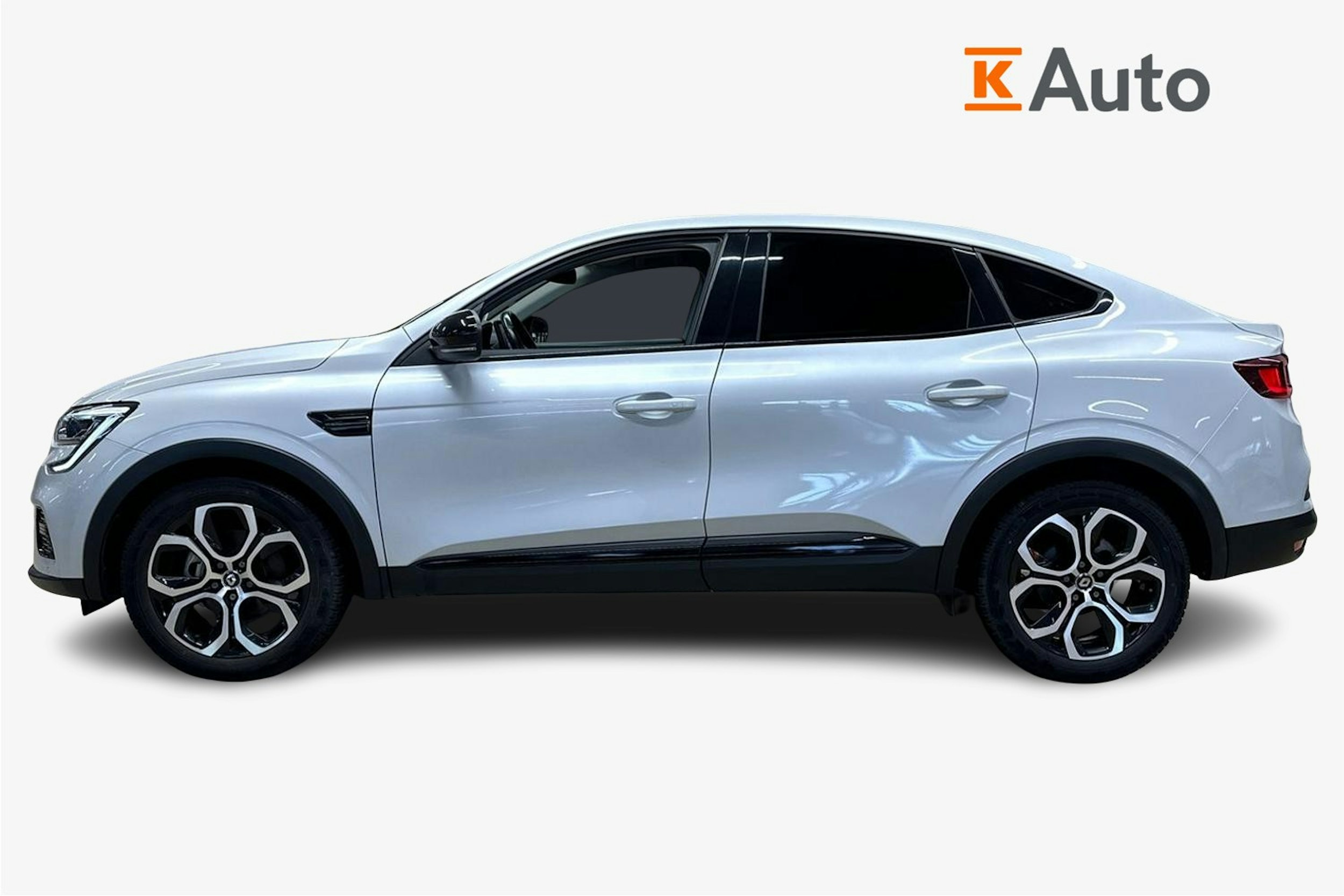 valkoinen Renault Arkana 2021 kuva 6.