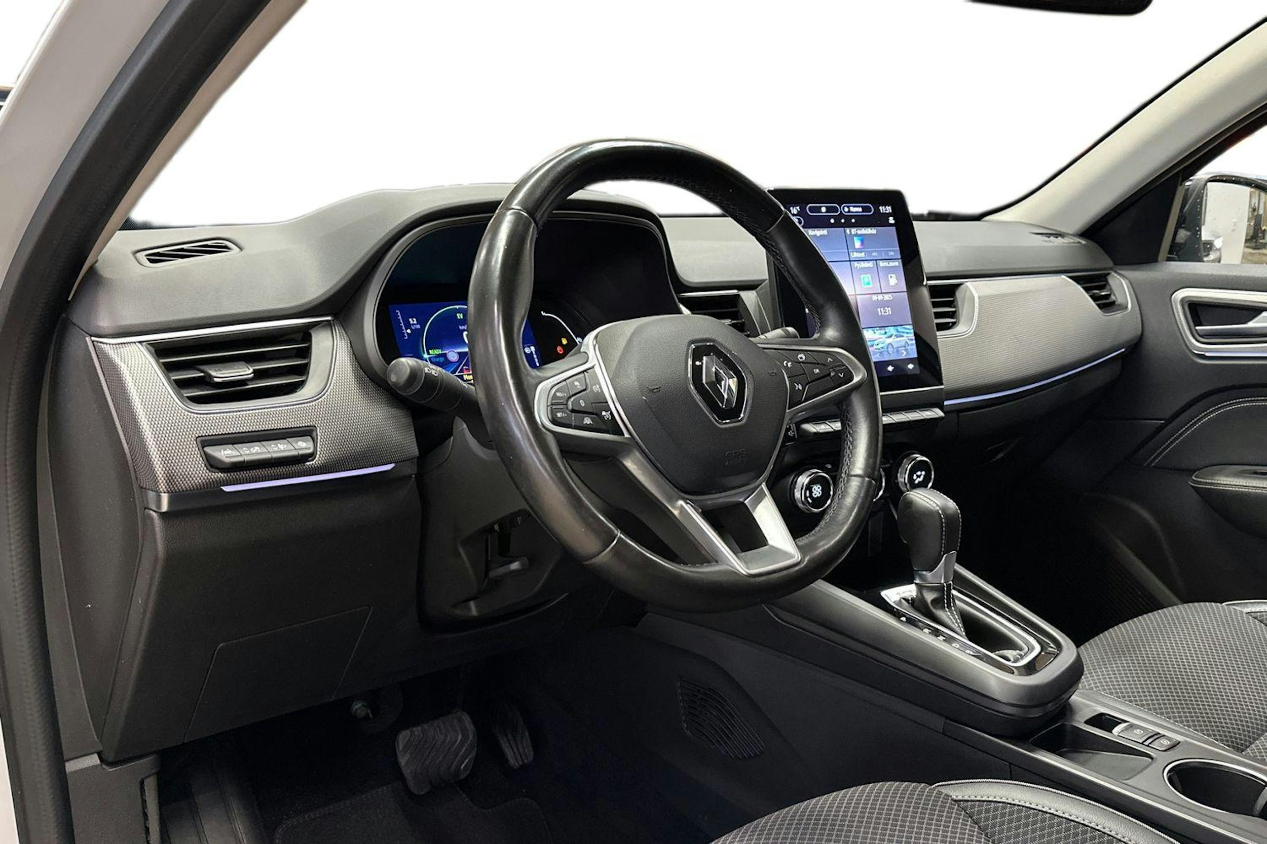 valkoinen Renault Arkana 2021 kuva 7.