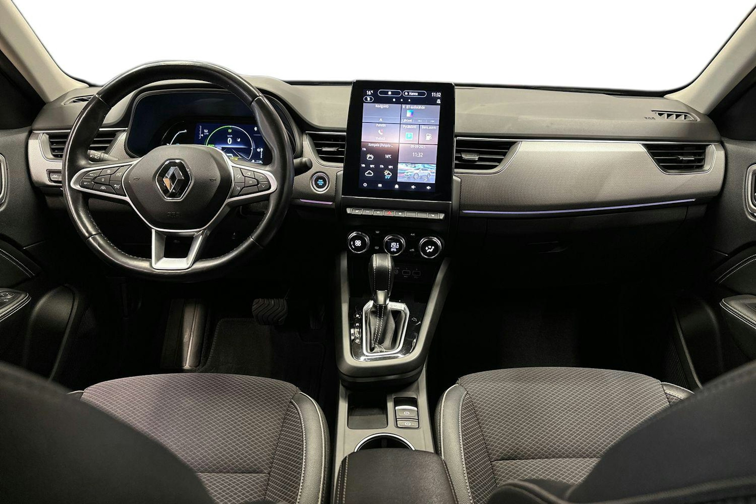valkoinen Renault Arkana 2021 kuva 9.
