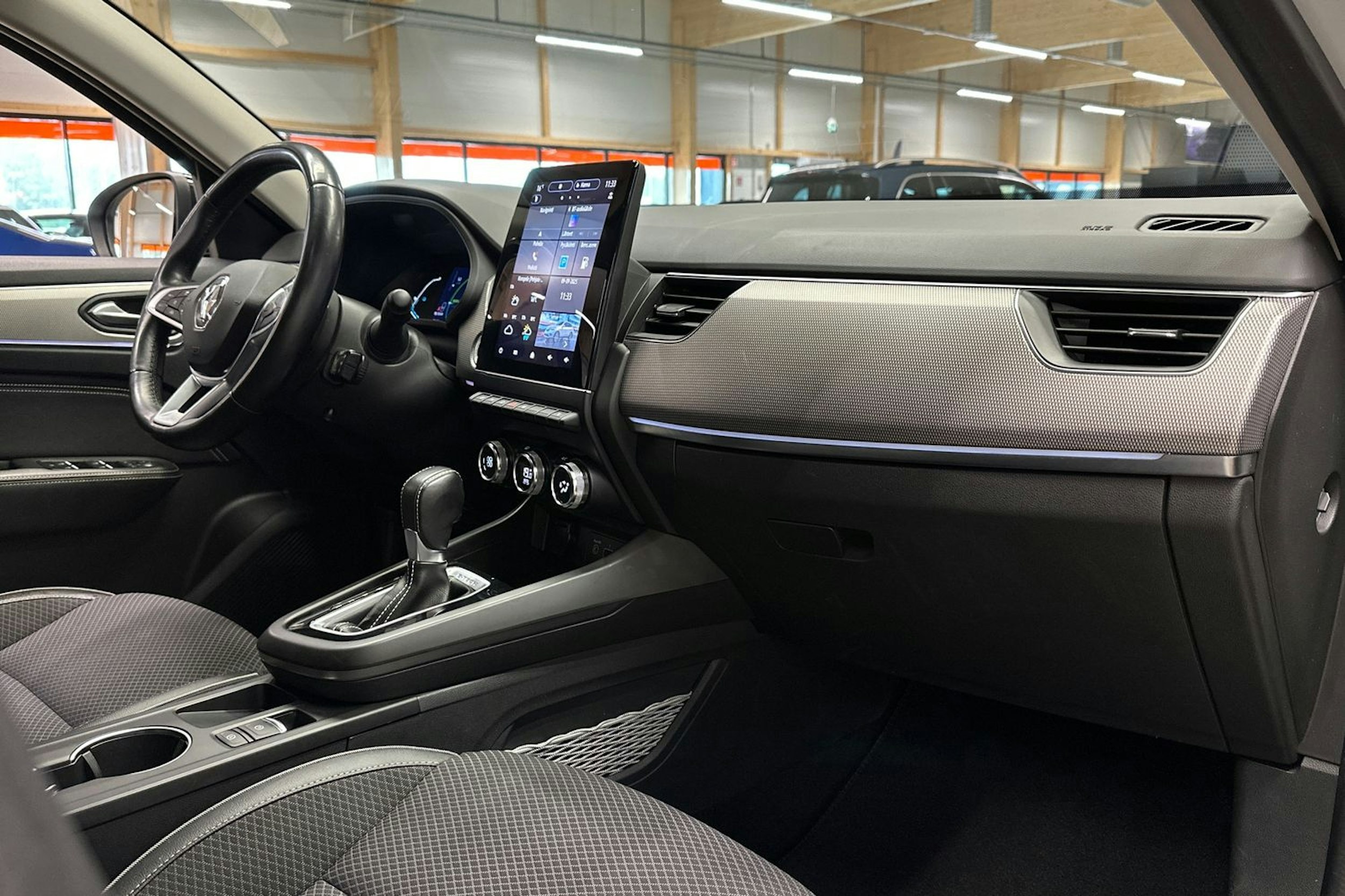 valkoinen Renault Arkana 2021 kuva 14.