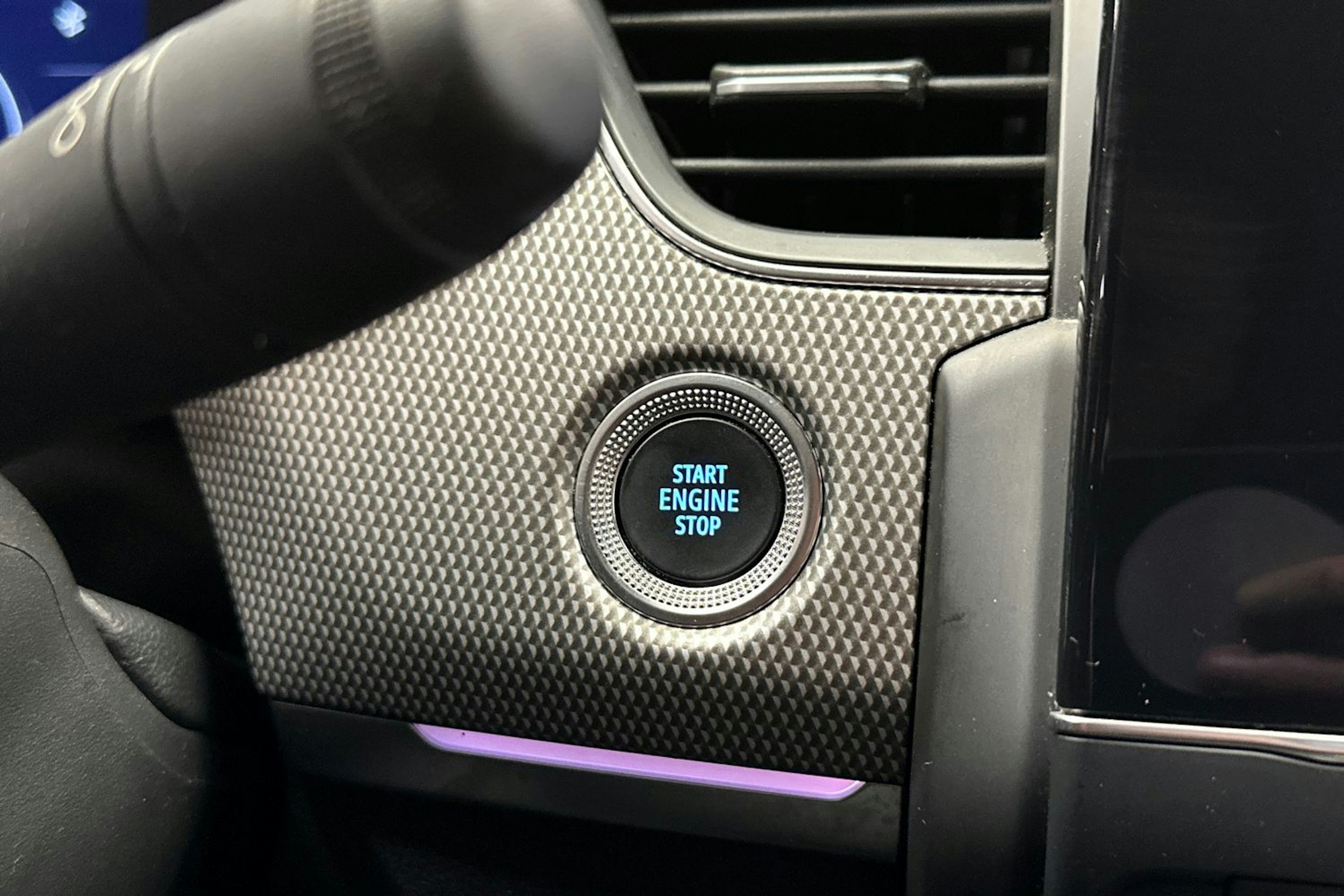valkoinen Renault Arkana 2021 kuva 28.