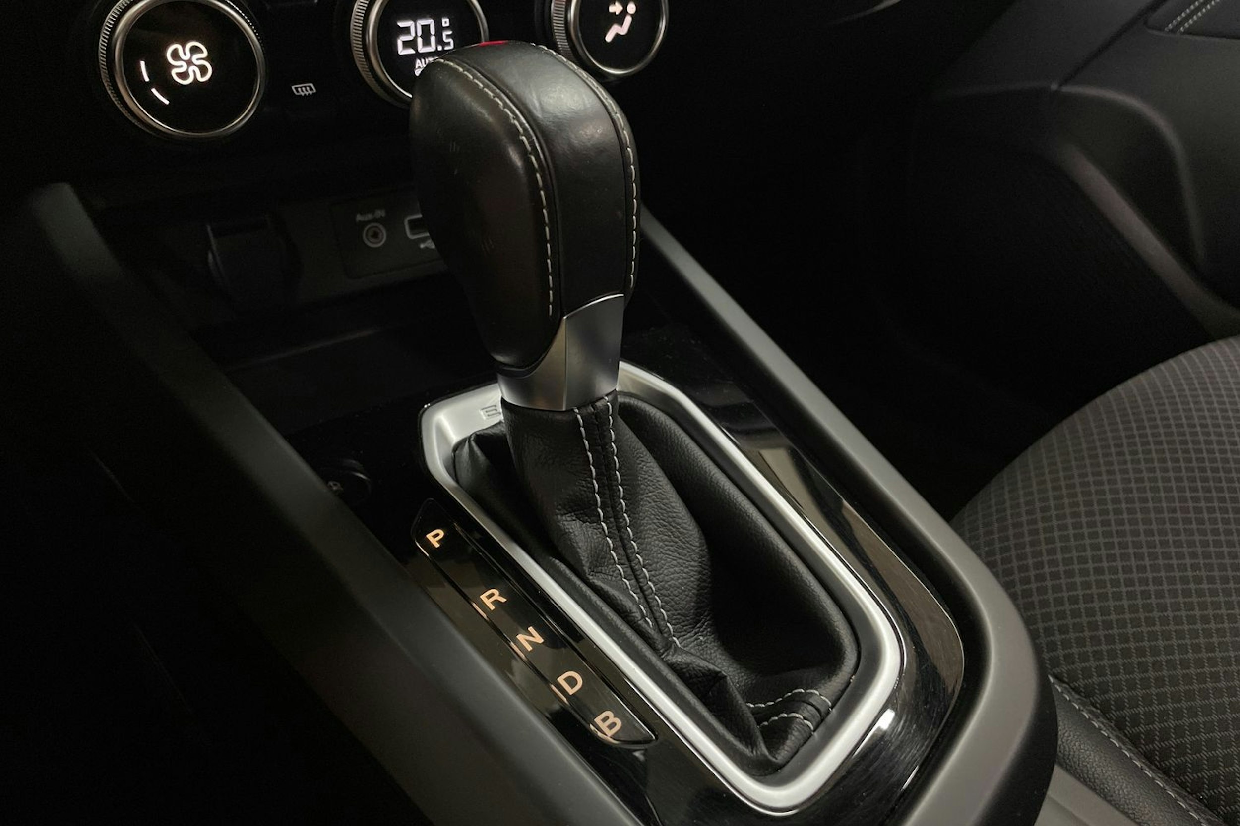 Sininen Renault Arkana 2021 kuva 26.