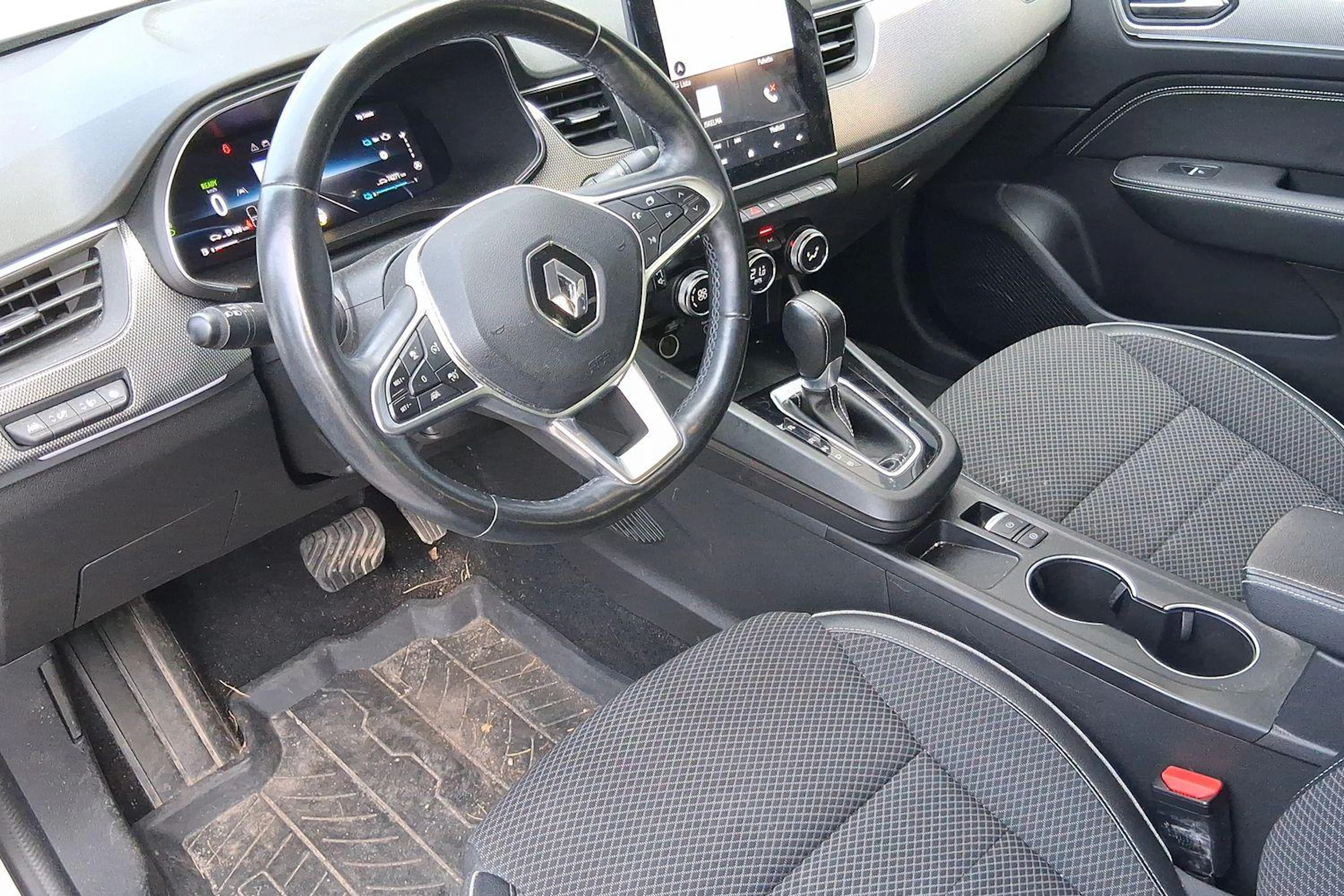 valkoinen Renault Arkana 2022 kuva 3.