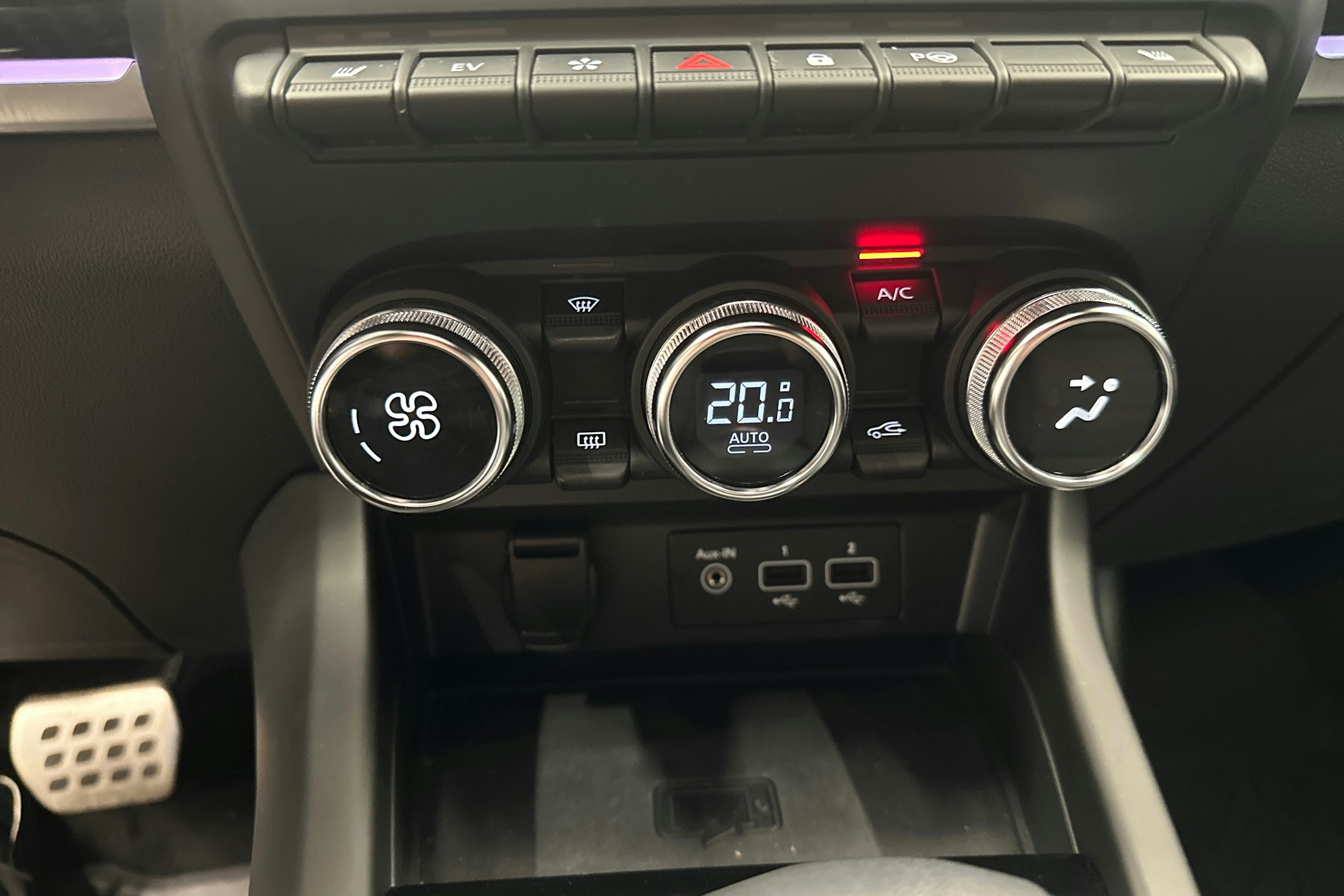 valkoinen Renault Arkana 2022 kuva 23.
