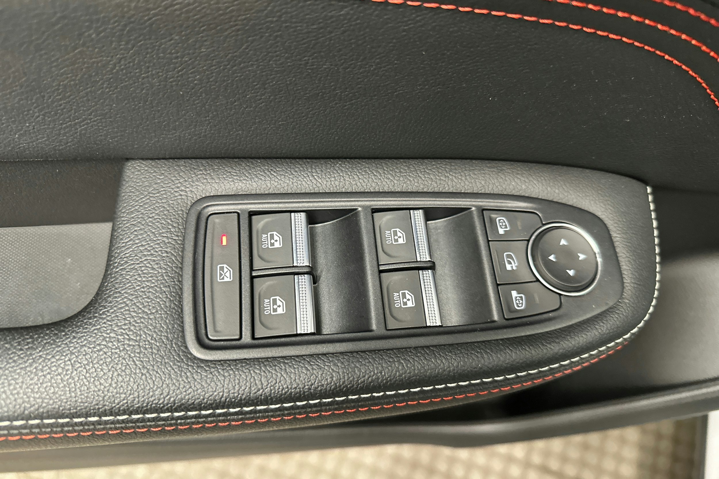 valkoinen Renault Arkana 2022 kuva 26.