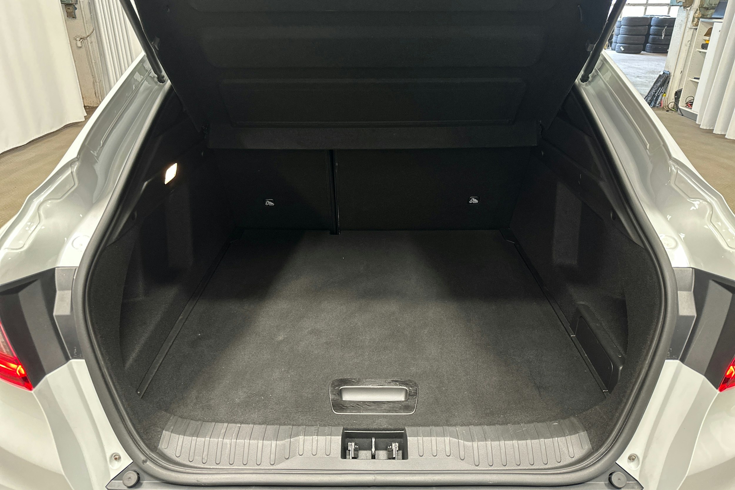 valkoinen Renault Arkana 2022 kuva 30.