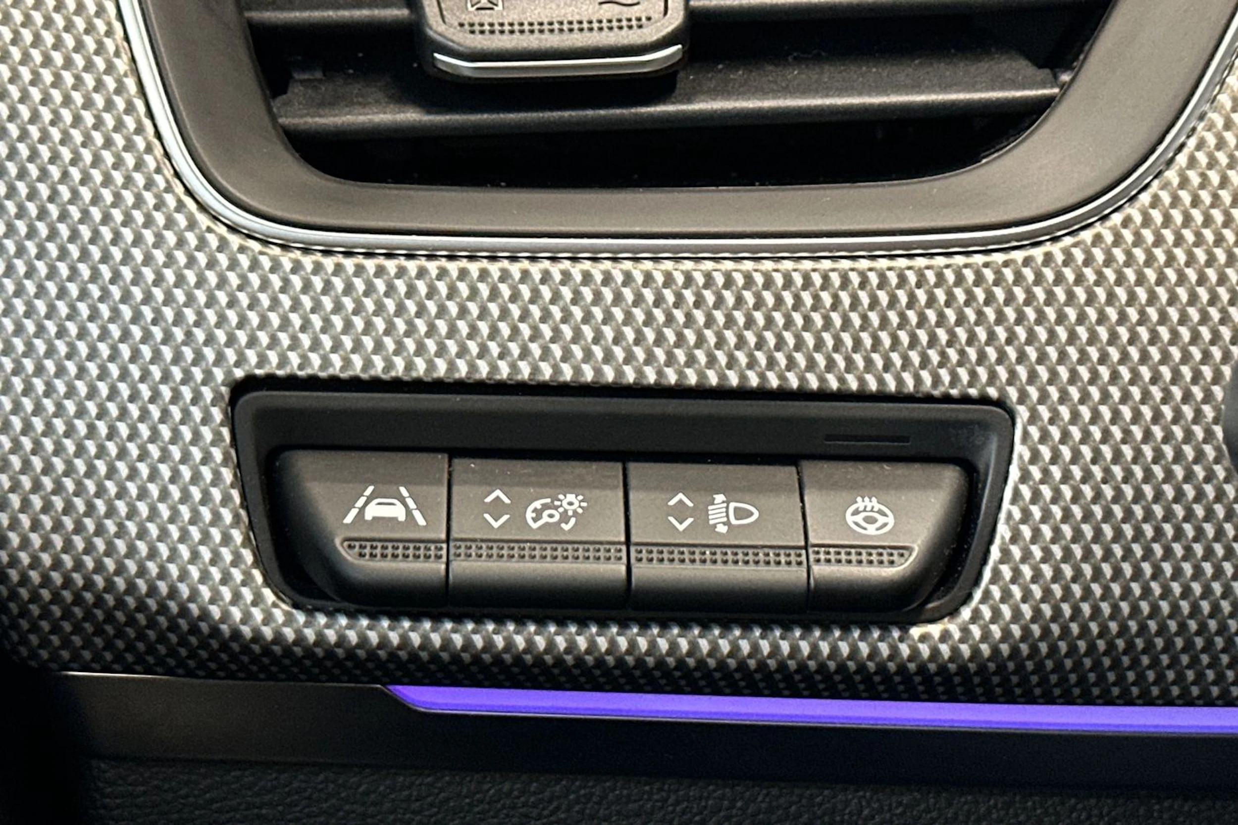 punainen Renault Arkana 2023 kuva 20.