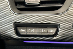 punainen Renault Arkana 2023 kuva 20.