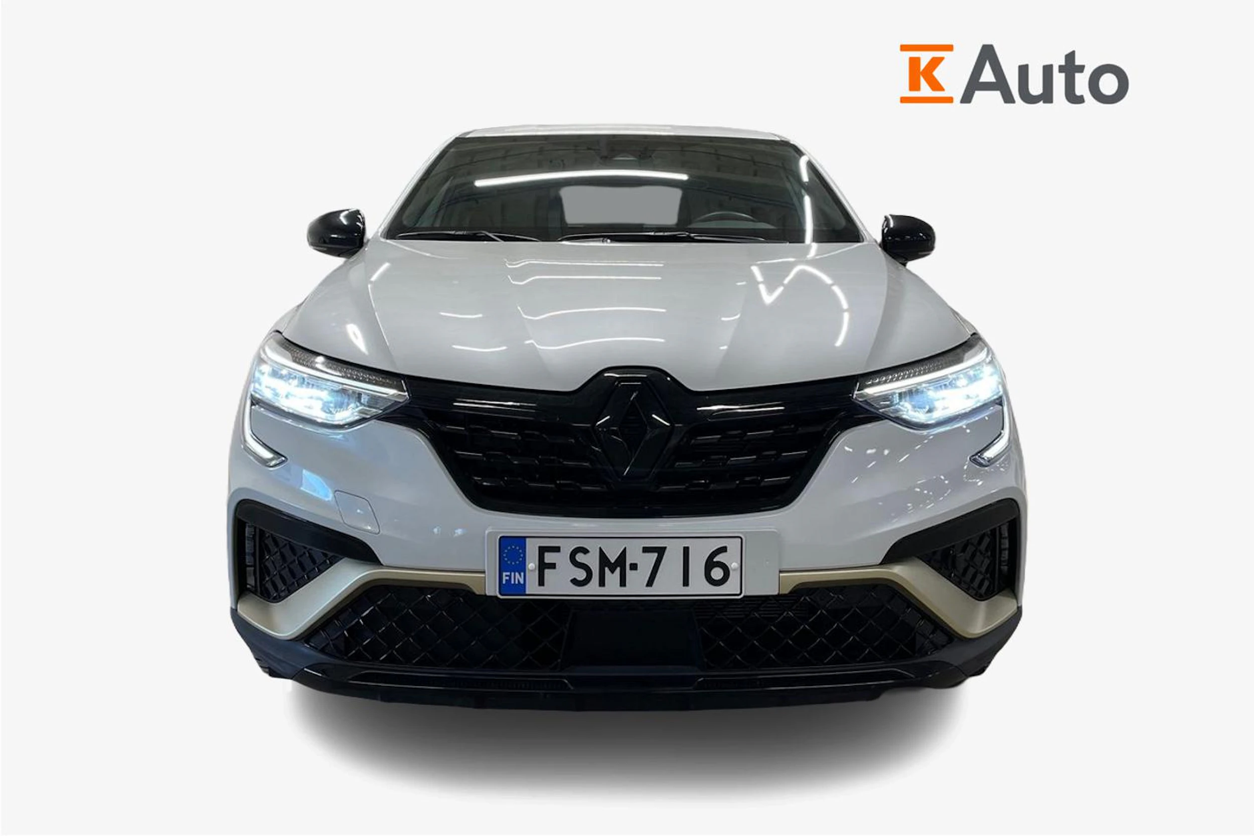 valkoinen Renault Arkana 2023 kuva 4.