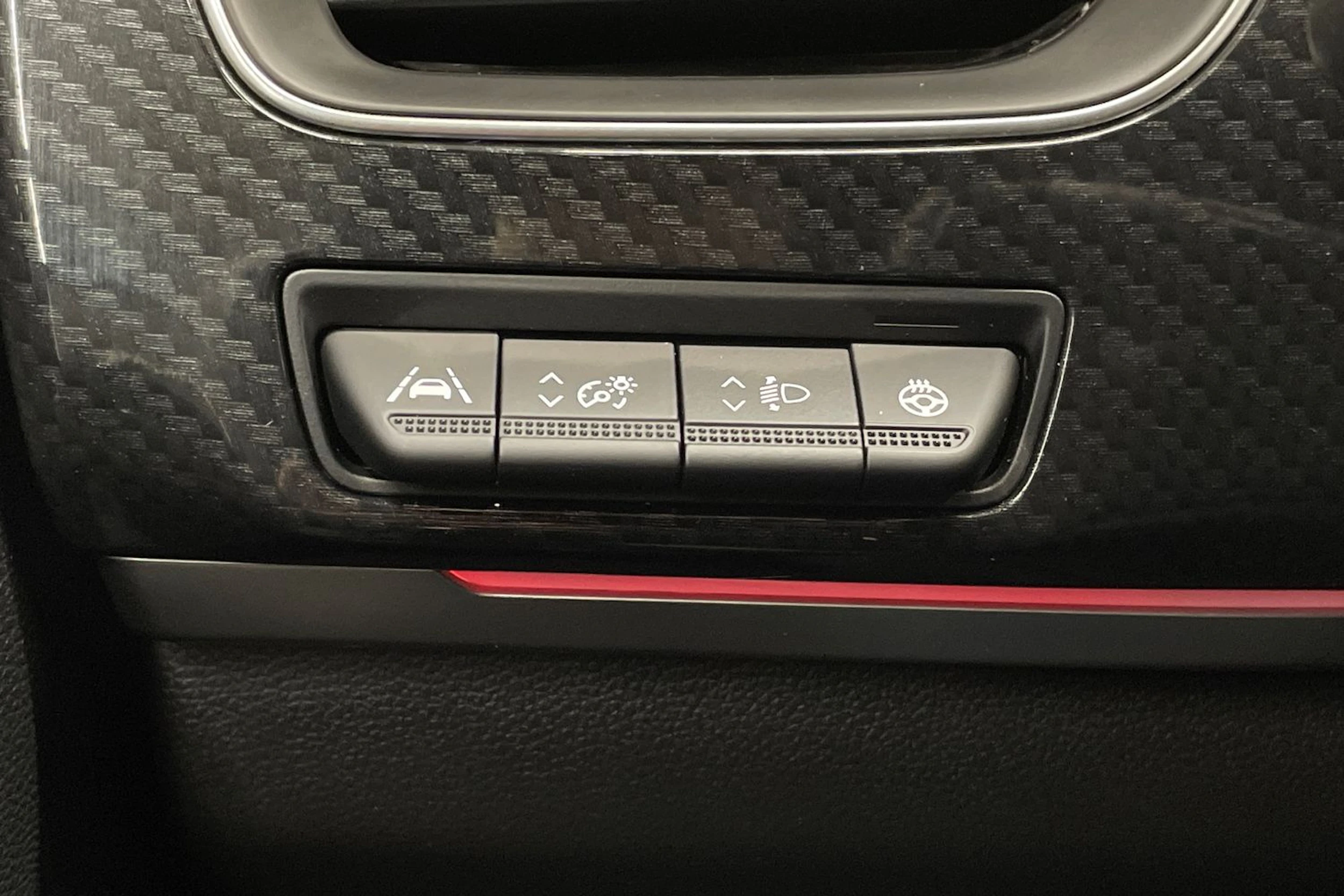 valkoinen Renault Arkana 2023 kuva 20.