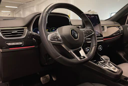 valkoinen Renault Arkana 2023 kuva 24.