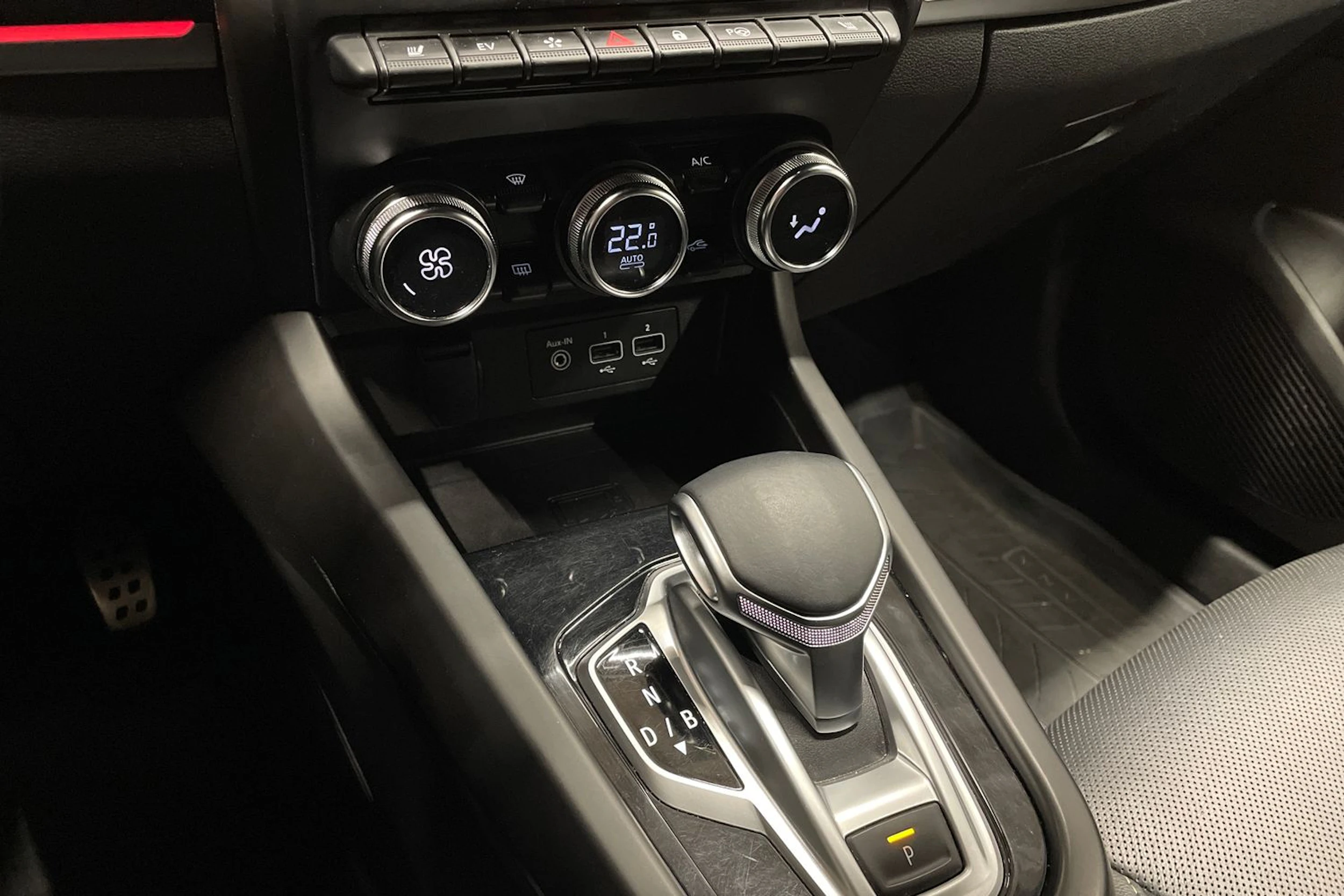 punainen Renault Arkana 2023 kuva 19.
