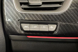 punainen Renault Arkana 2023 kuva 20.