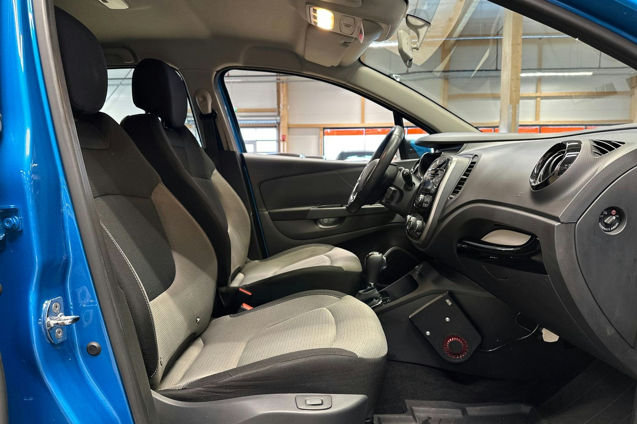 met. sininen Renault Captur 2014 kuva 14.