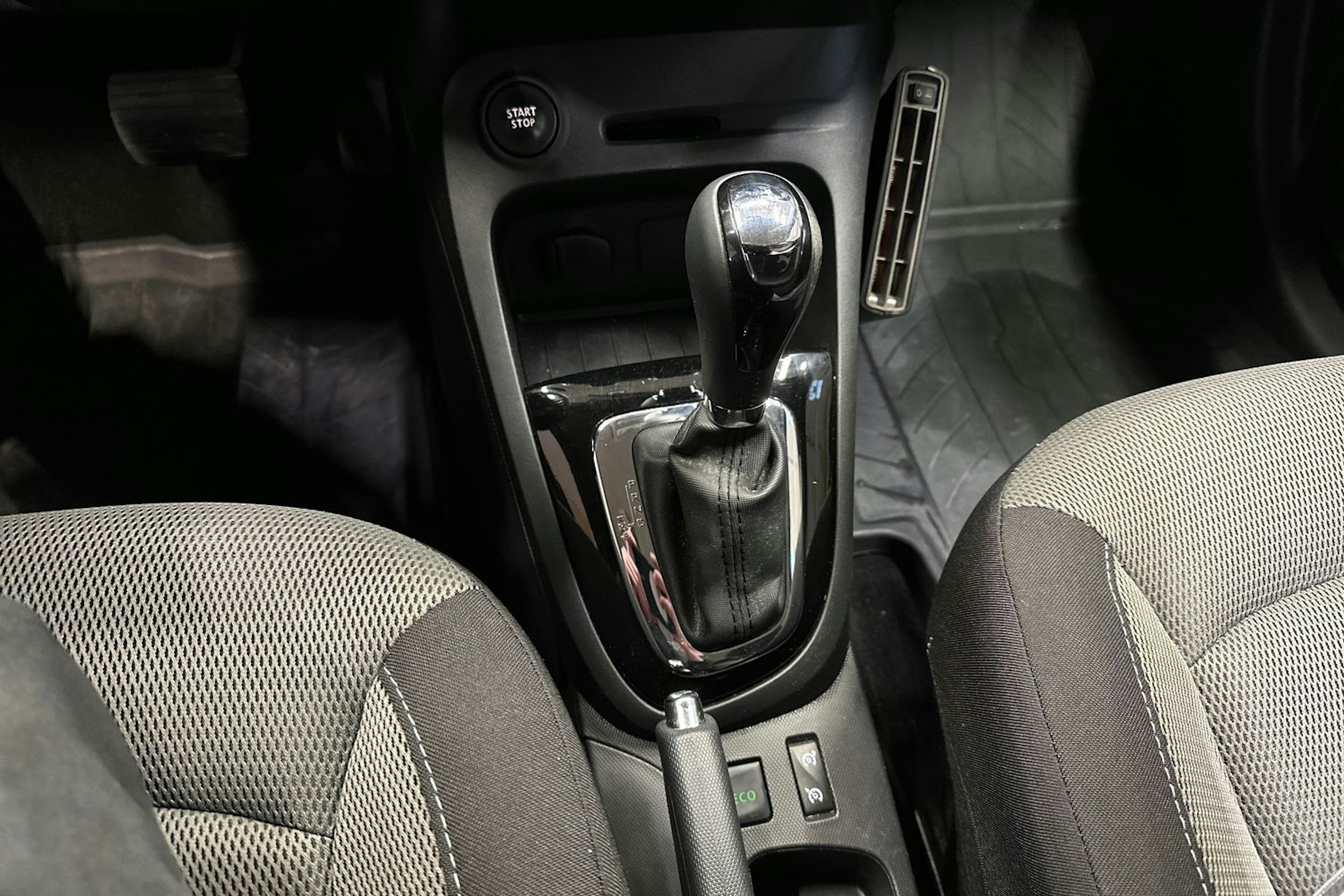 met. sininen Renault Captur 2014 kuva 18.