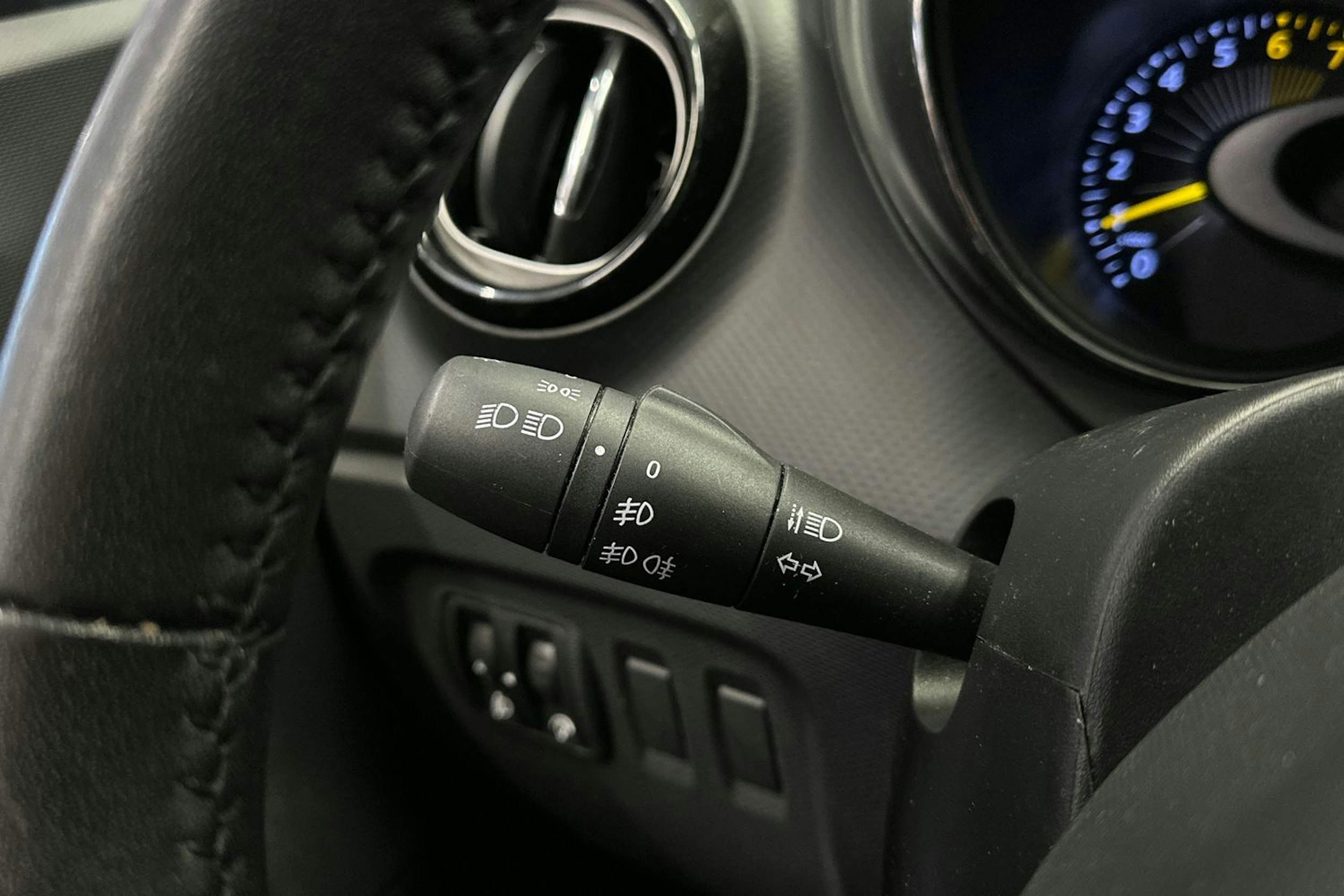 met. sininen Renault Captur 2014 kuva 20.