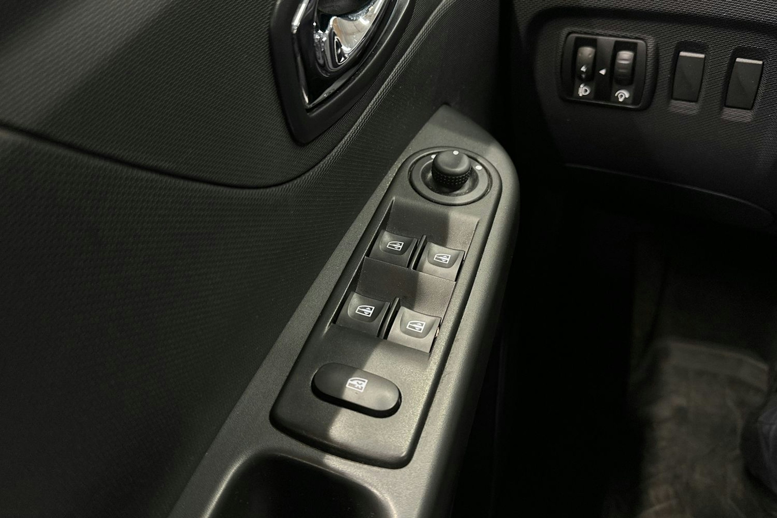 met. sininen Renault Captur 2014 kuva 22.