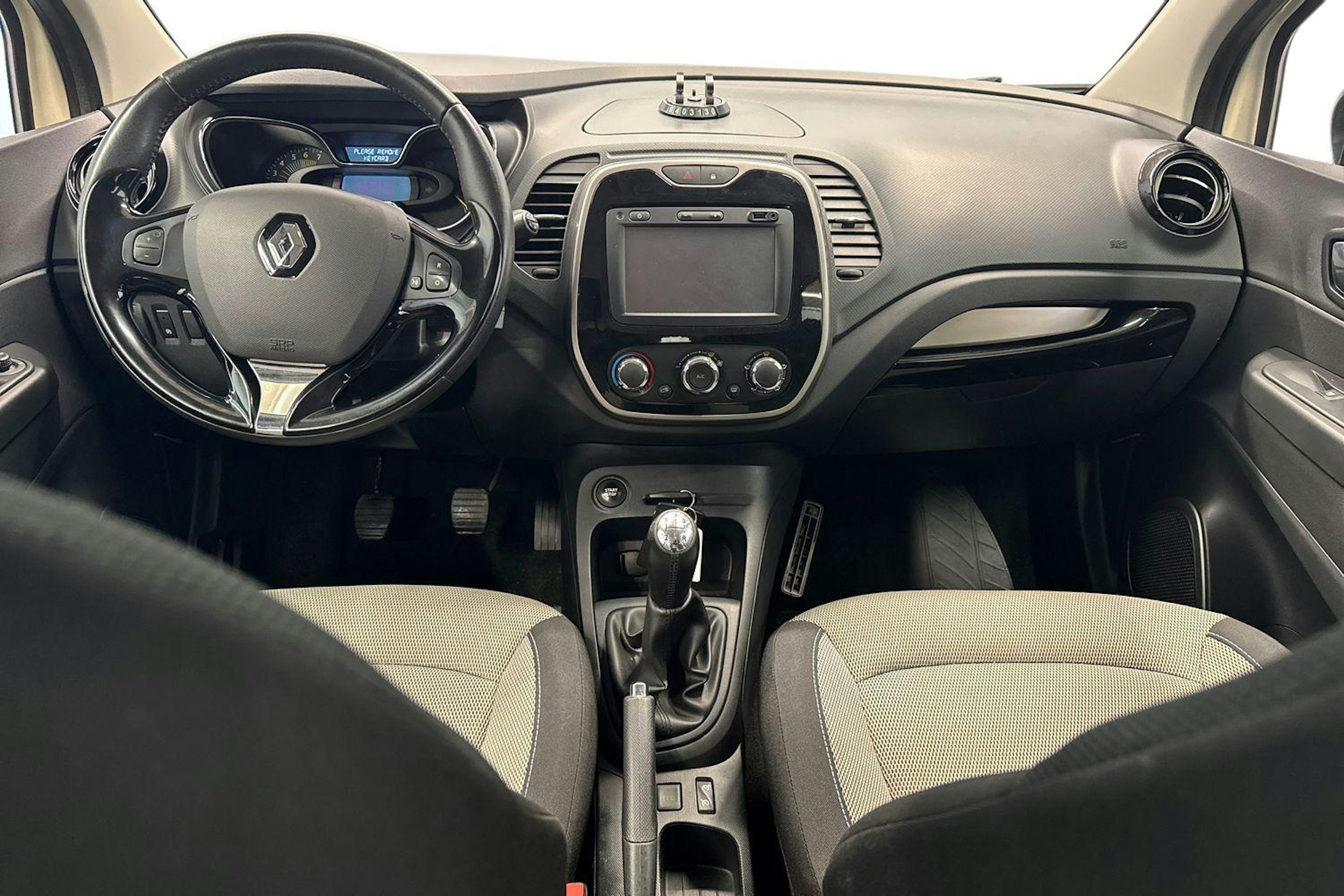 valkoinen Renault Captur 2015 kuva 9.
