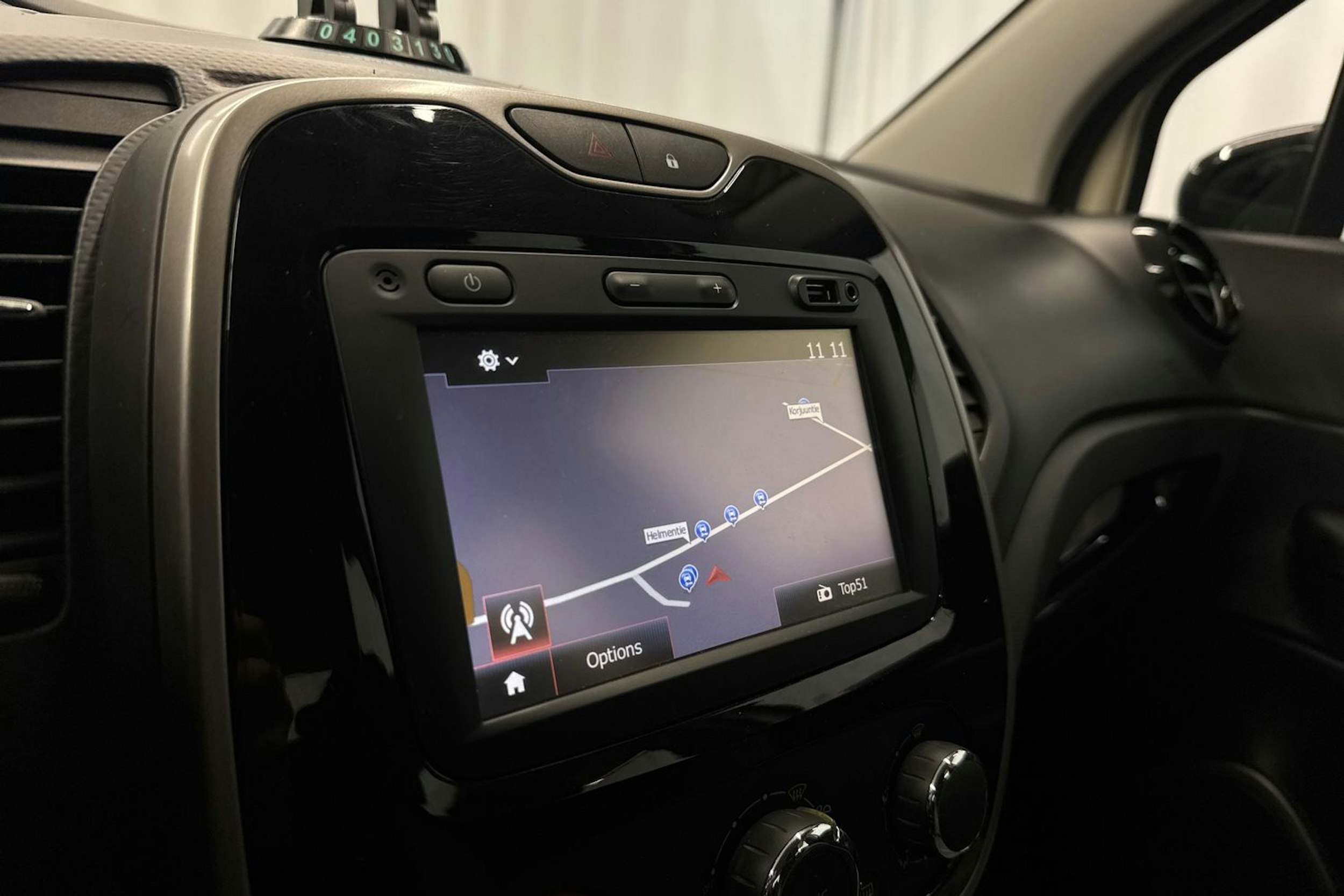valkoinen Renault Captur 2015 kuva 14.