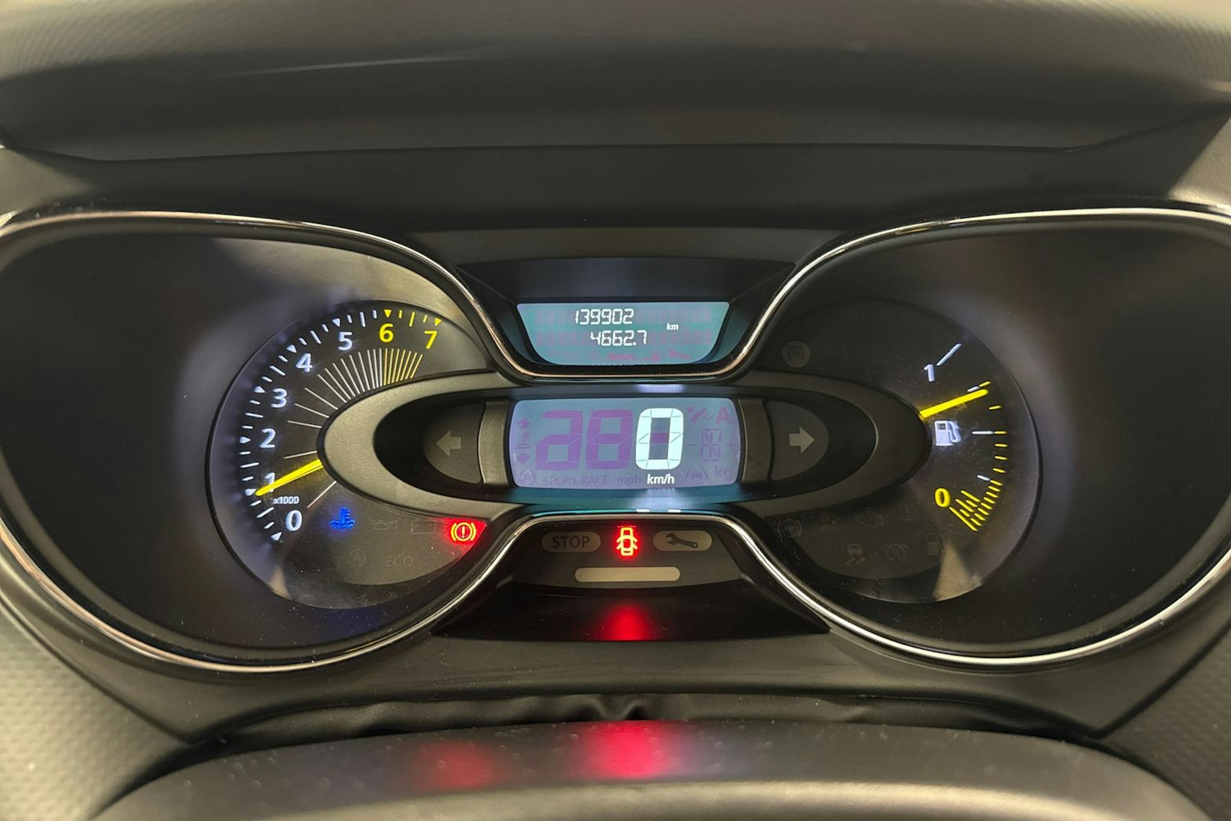 valkoinen Renault Captur 2015 kuva 21.