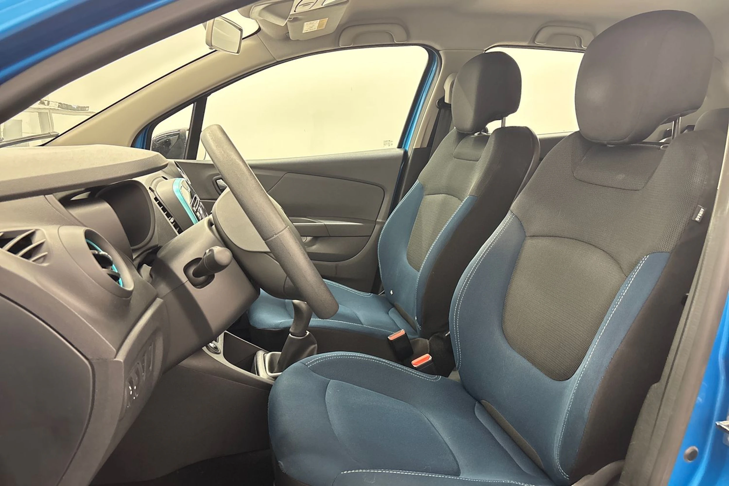 Sininen Renault Captur 2016 kuva 11.