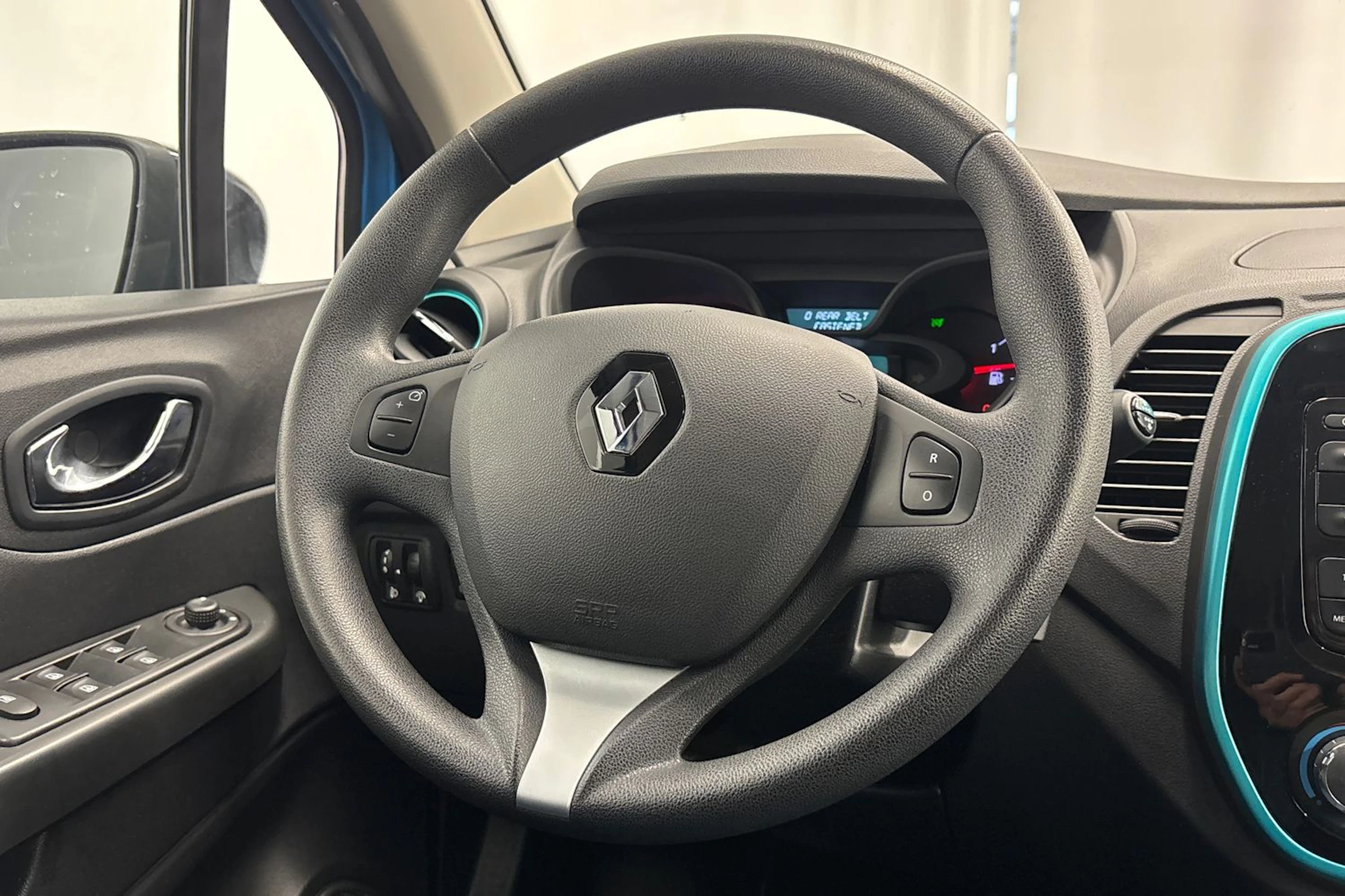 Sininen Renault Captur 2016 kuva 12.