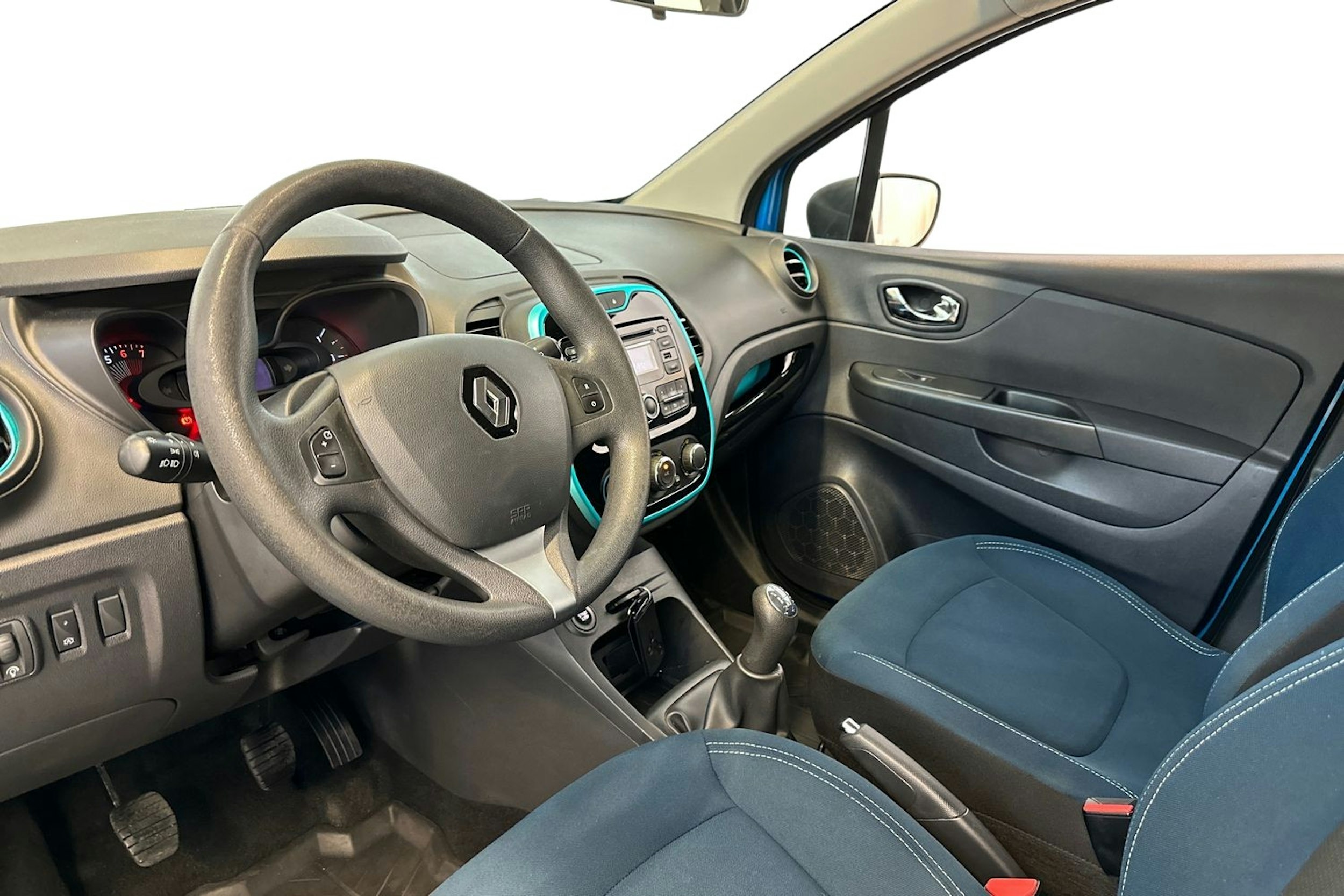 sininen Renault Captur 2016 kuva 7.