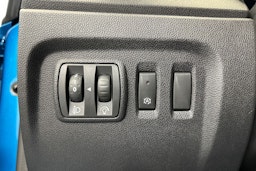 sininen Renault Captur 2016 kuva 17.