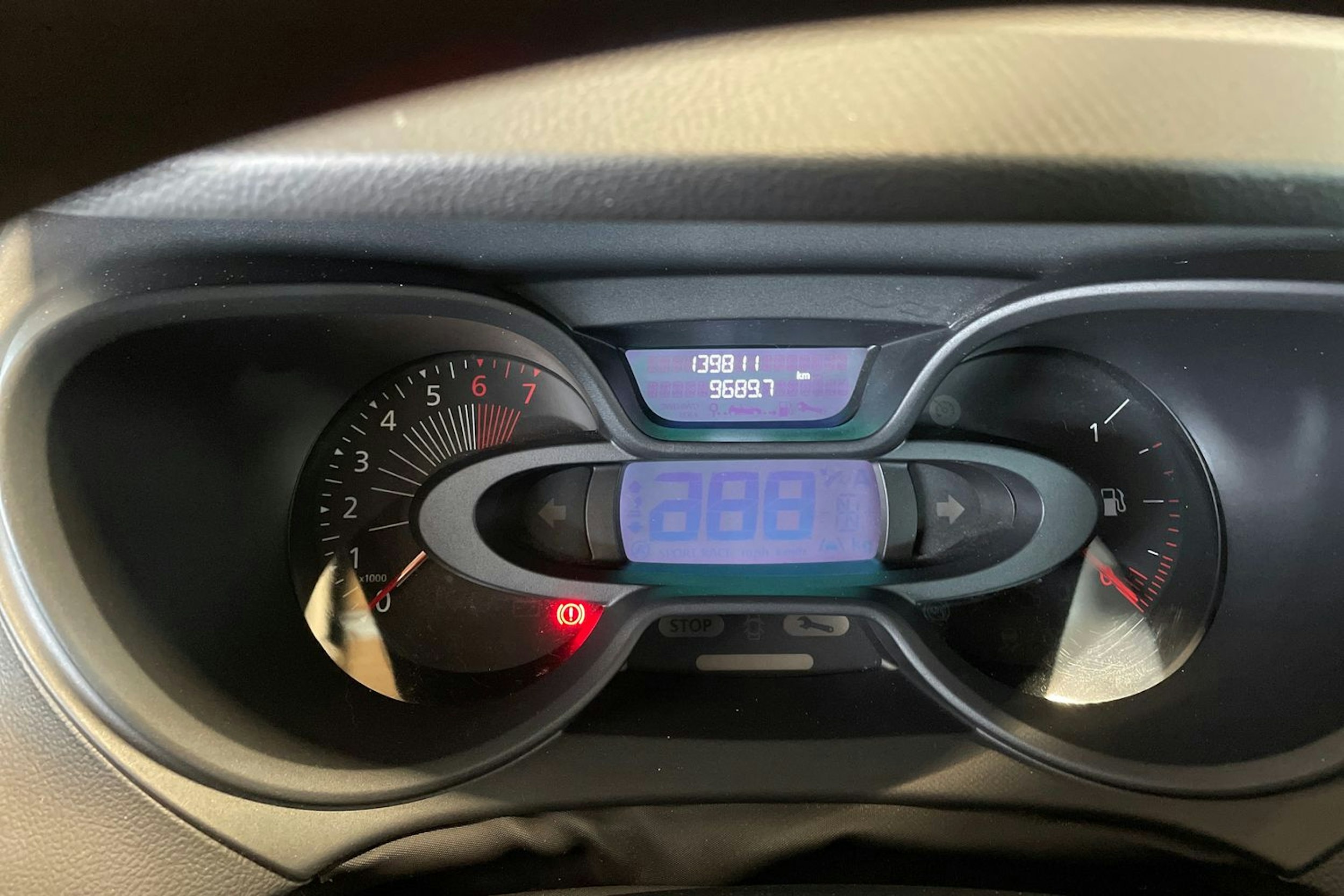 valkoinen Renault Captur 2016 kuva 17.
