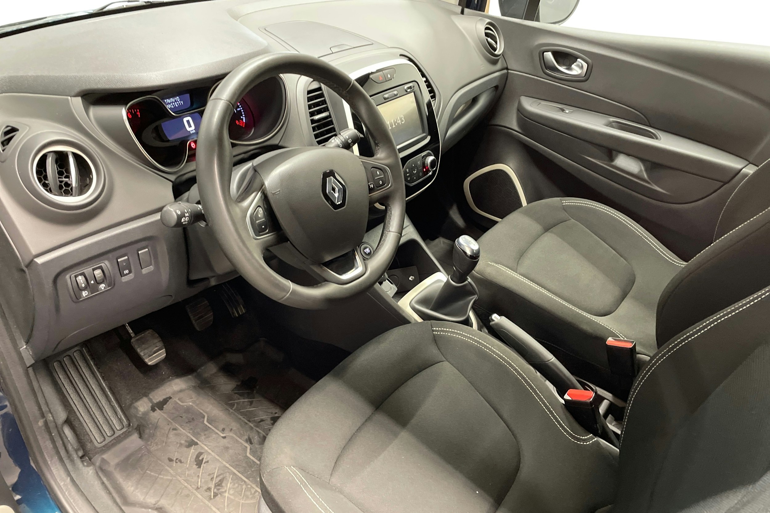 sininen Renault Captur 2018 kuva 7.