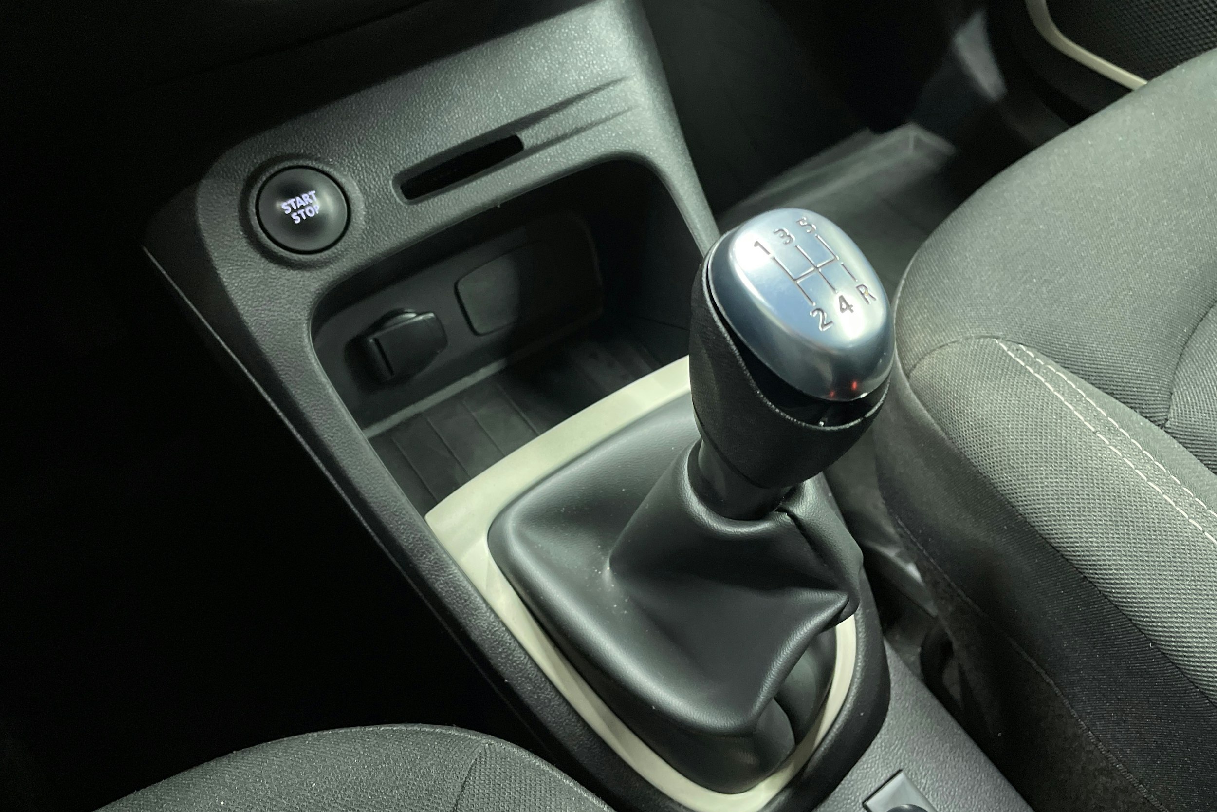 sininen Renault Captur 2018 kuva 19.