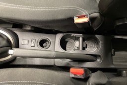 sininen Renault Captur 2018 kuva 20.