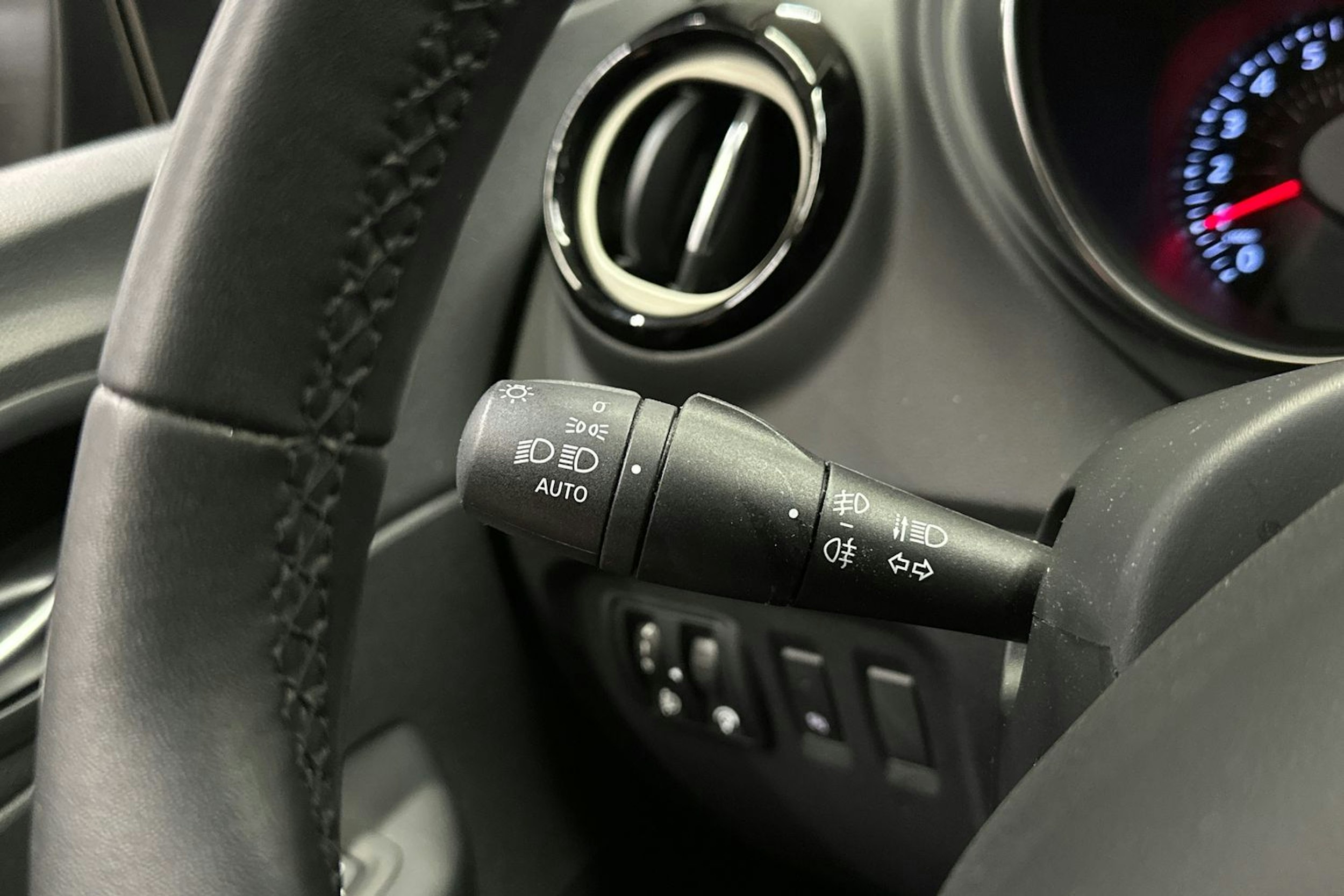 met. sininen Renault Captur 2019 kuva 24.