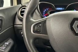 valkoinen Renault Captur 2019 kuva 13.