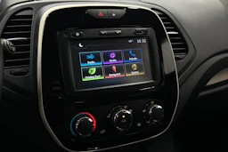 valkoinen Renault Captur 2019 kuva 16.