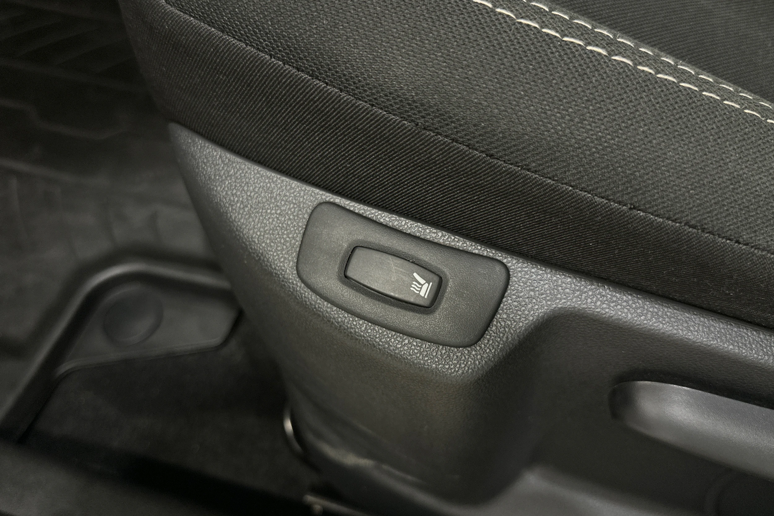 valkoinen Renault Captur 2019 kuva 21.