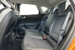 oranssi Renault Captur 2020 kuva 10.