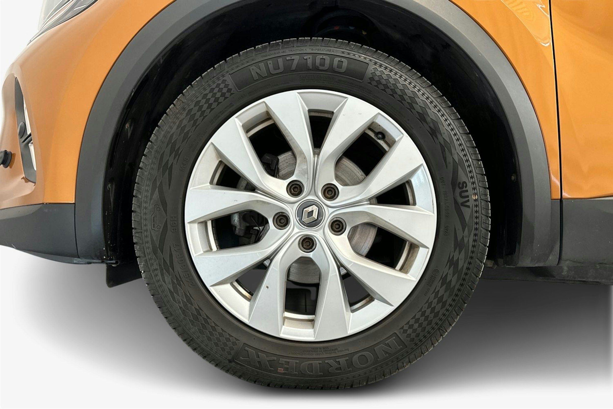 oranssi Renault Captur 2020 kuva 11.