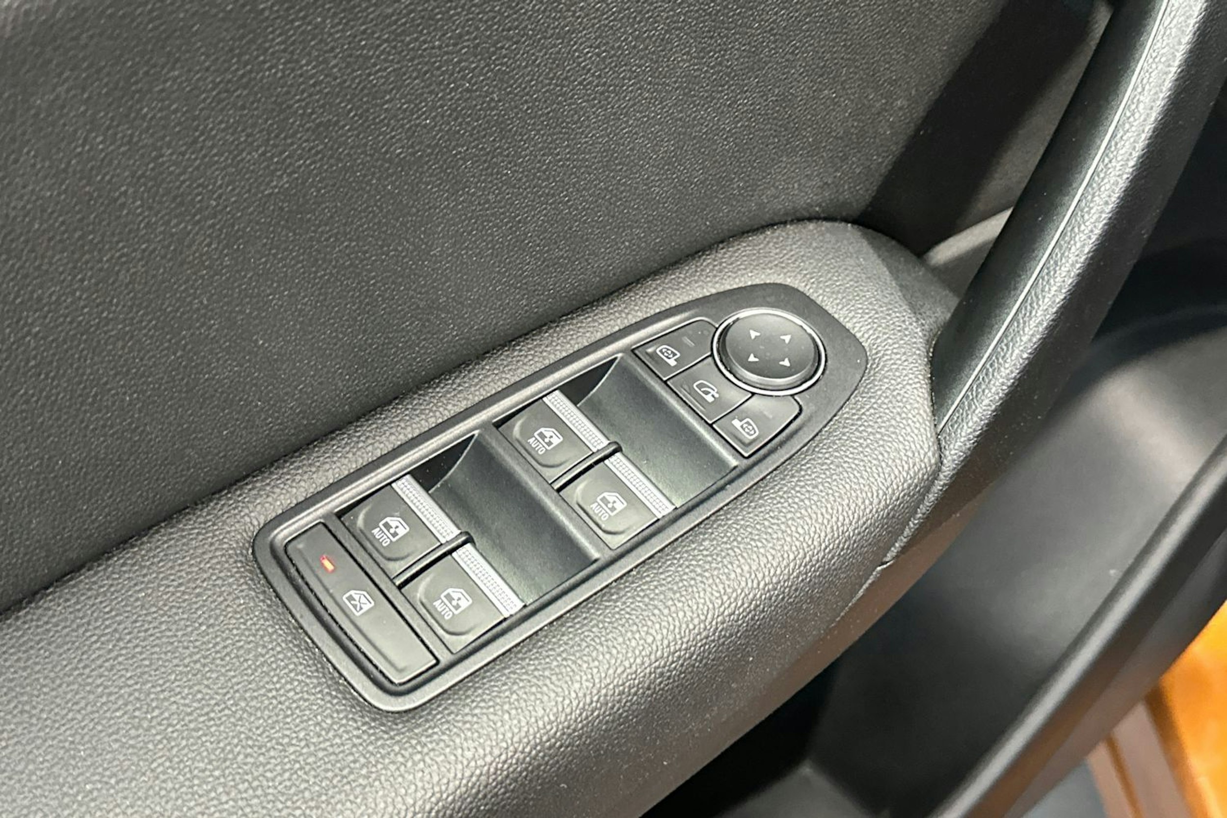 oranssi Renault Captur 2020 kuva 16.