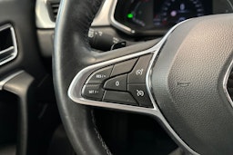 oranssi Renault Captur 2020 kuva 18.