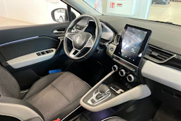 valkoinen Renault Captur 2021 kuva 17.