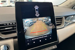 valkoinen Renault Captur 2021 kuva 19.