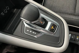 valkoinen Renault Captur 2021 kuva 23.