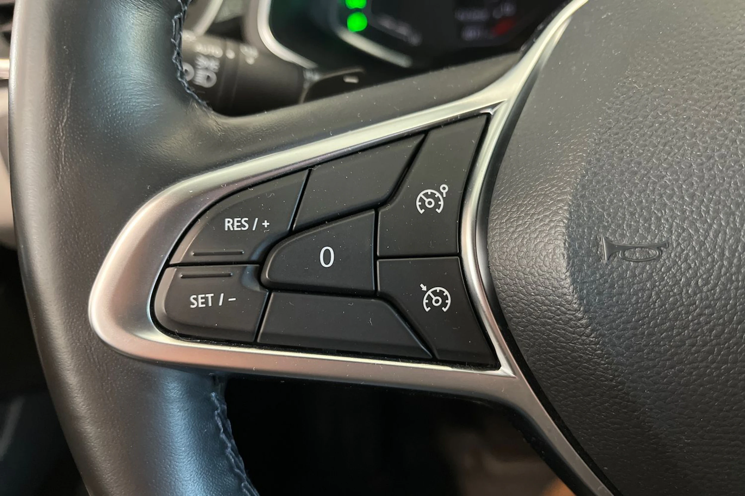 valkoinen Renault Captur 2021 kuva 25.