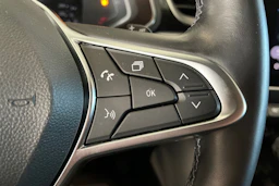 valkoinen Renault Captur 2021 kuva 26.