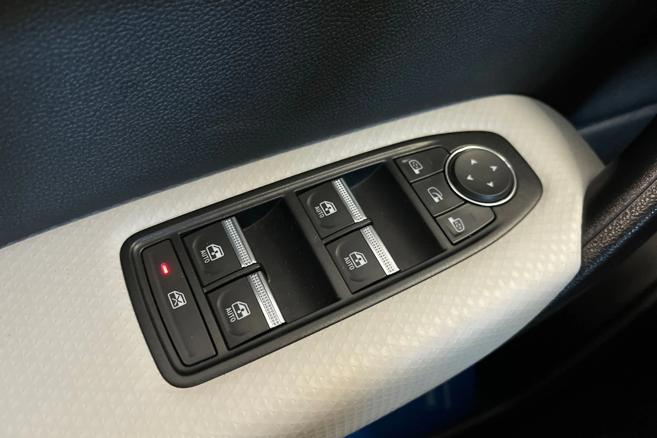 valkoinen Renault Captur 2021 kuva 27.