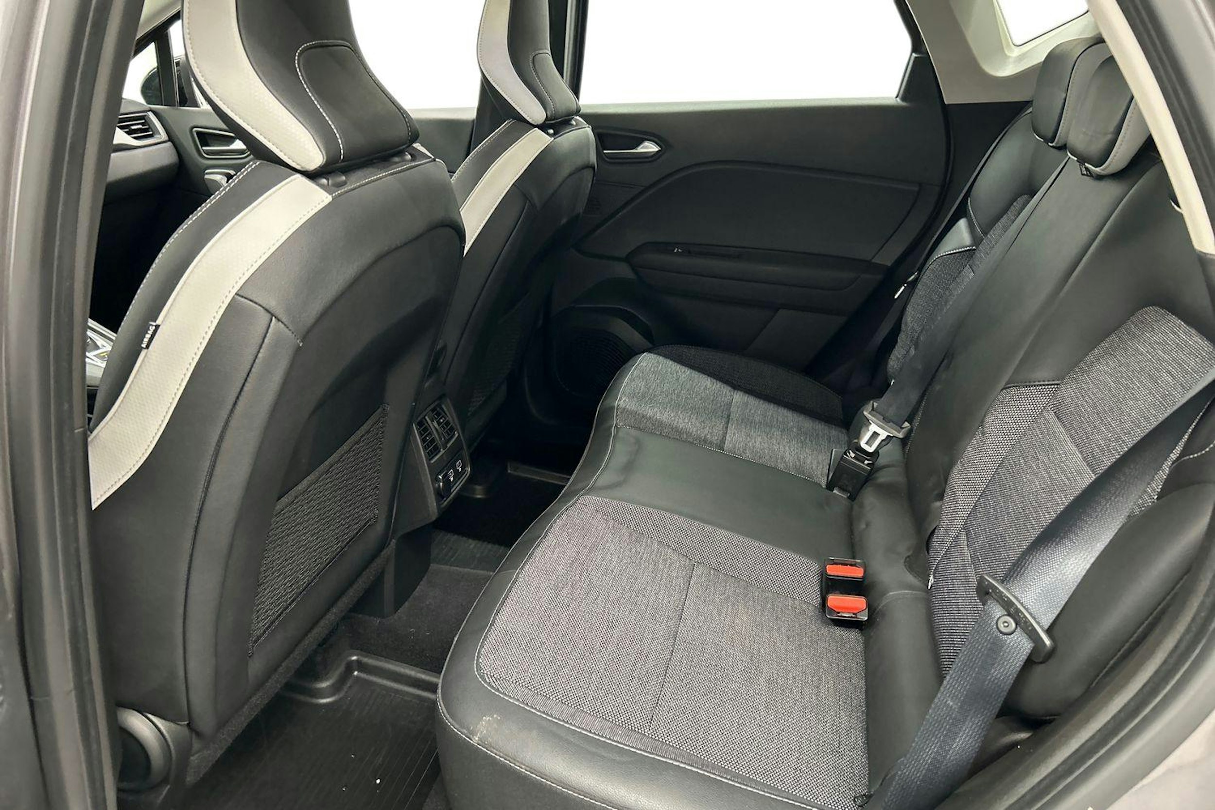 harmaa Renault Captur 2021 kuva 10.