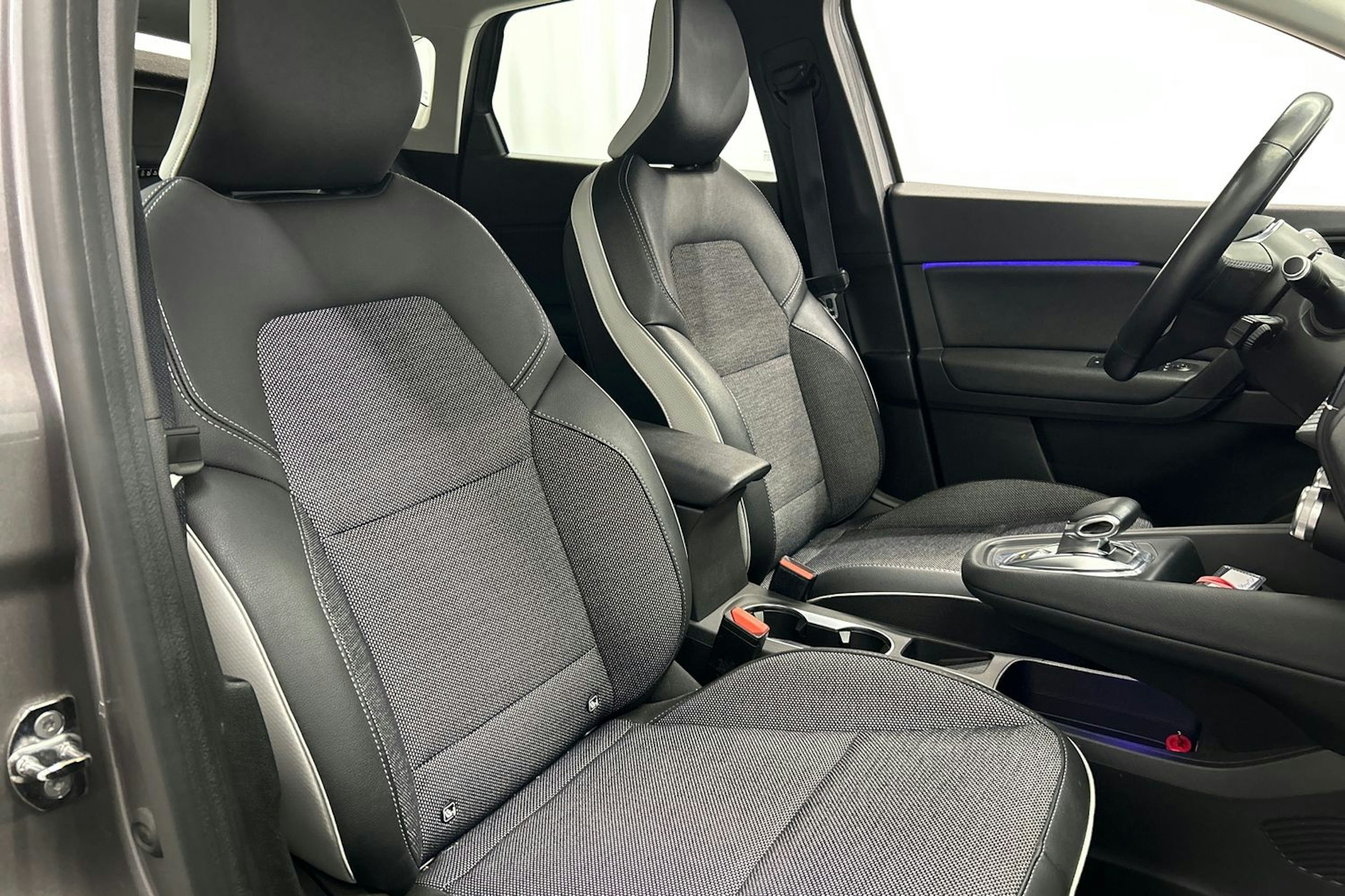 harmaa Renault Captur 2021 kuva 15.