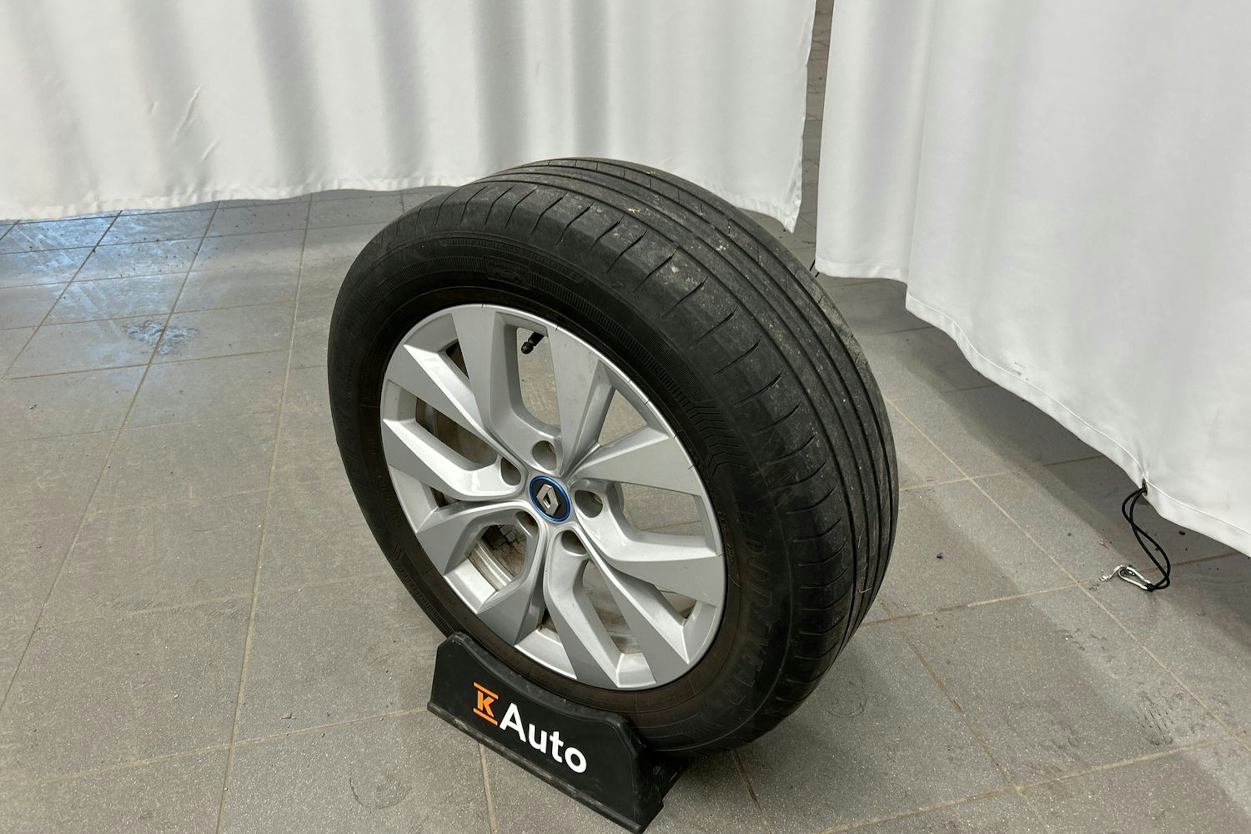 harmaa Renault Captur 2021 kuva 17.