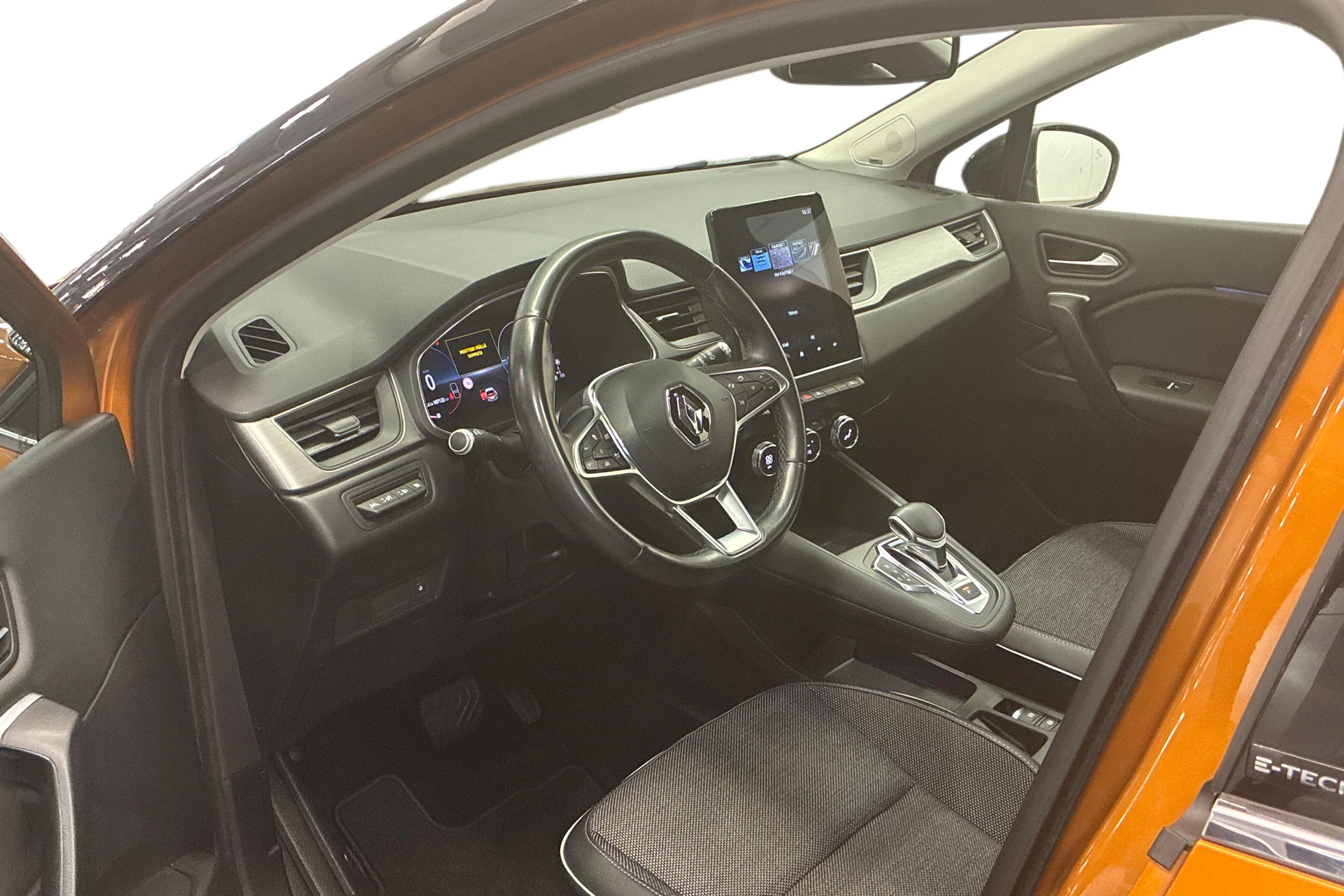 Oranssi Renault Captur 2021 kuva 8.